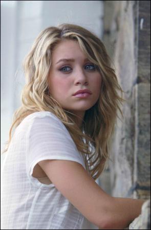 ASHLEY OLSEN in NEW YORK MINUTE  
  ©warner bros. all rights reserved.
