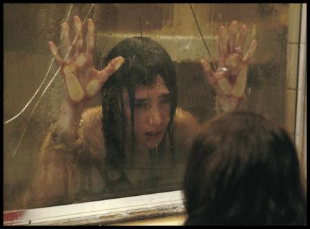 JENNIFER CONNELLY in DARK WATER  ©touchstone pictures. all rights reserved