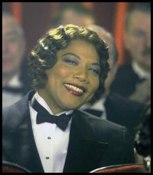 QUEEN LATIFAH in CHICAGO 