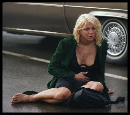 COURTNEY LOVE in TRAPPED  
©columbia tristar.
 all rights reserved